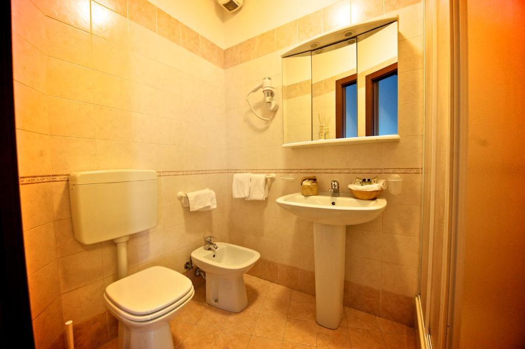 Hotel La Bussola Muggia Phòng bức ảnh